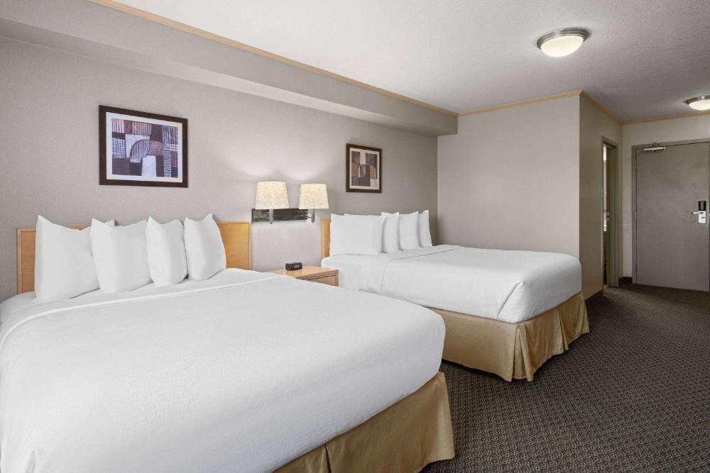 Travelodge by Wyndham Fort McMurray